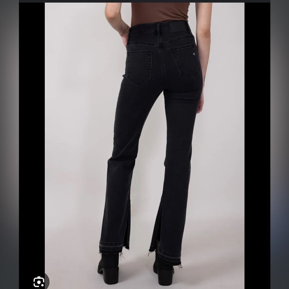 NWT Hidden Happi Crop Flare Jeans in Black